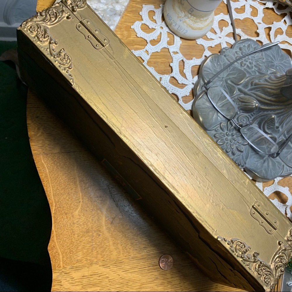 Vintage Gilt Wood & Gesso Dresser Top Glove Box - Picture 8 of 13